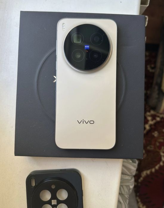 Продаю Vivo x 300 pro