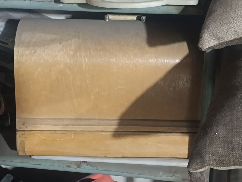 Продается ручная швейная машинка