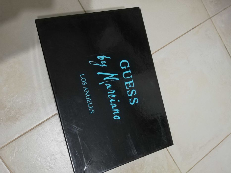 Красиви обувки без пета GUESS by Marciano