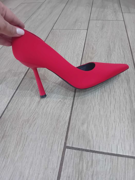 Обувки на ток Калиопе