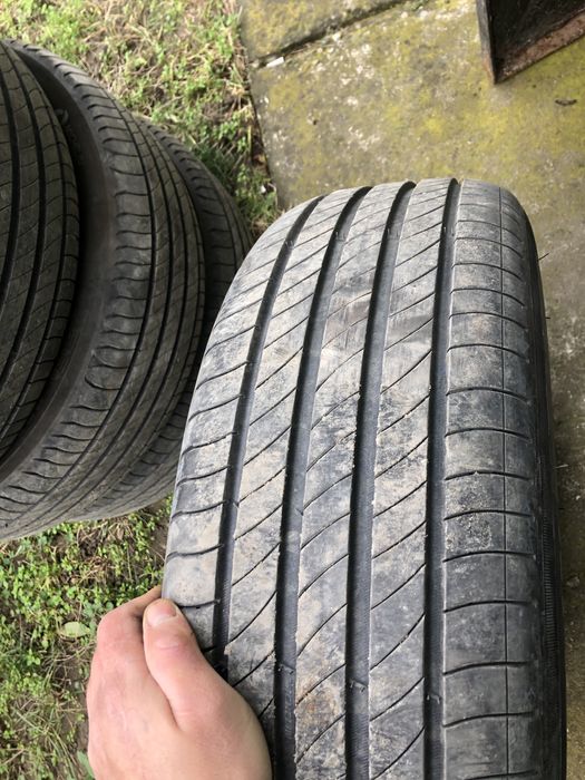 Vînd anvelope vară 215/65/17 Michelin an 2024  folosite 5 mikm 1250lei