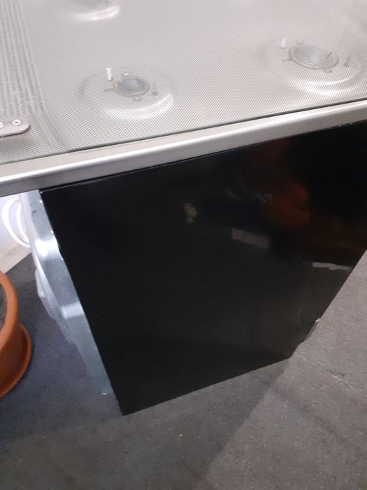 Vând aragaz Hansa cu cuptor electric.