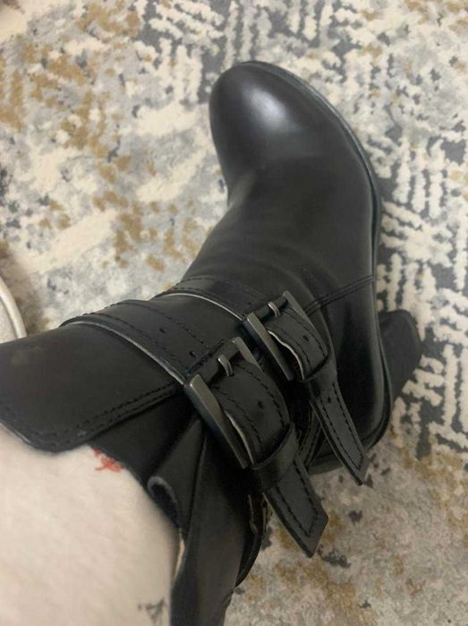 Продается зимняя сапоги