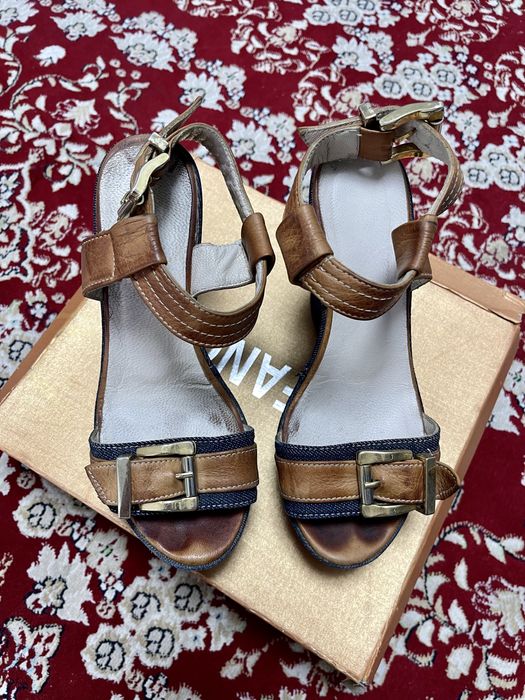 Босоножки на платформе