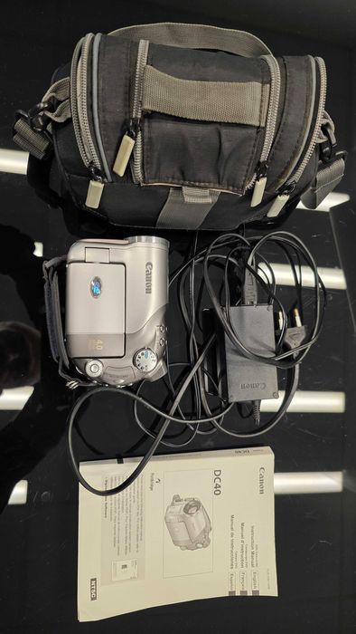 Camera video Canon DC40 cu scriere pe mini DVD (Camcorder NTSC DC40)