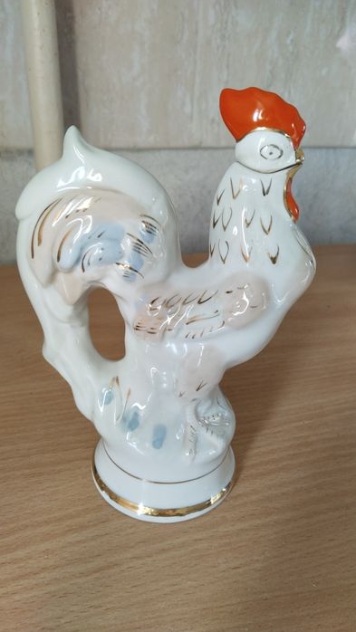 Статуэтки фарфоровые