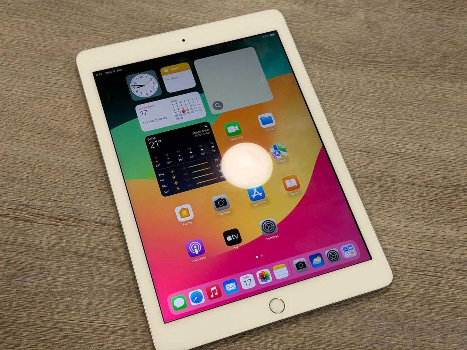 Apple iPad 6th Generation Wi-Fi 32GB