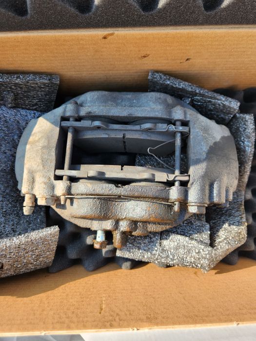 Спирачни апарати за Toyota Land Cruiser 200