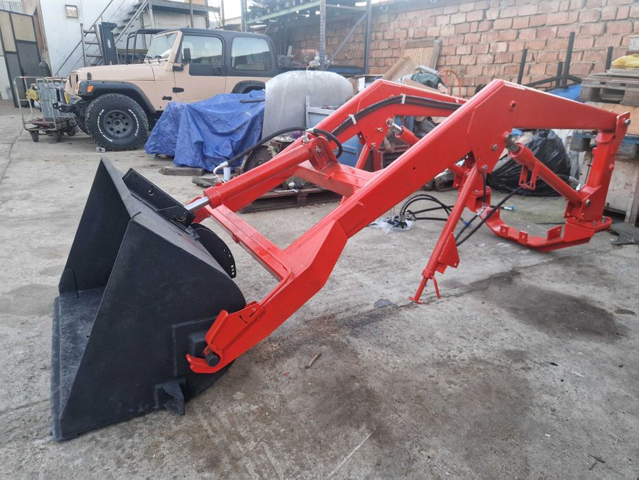 Incarcator frontal pentru tractor U650
