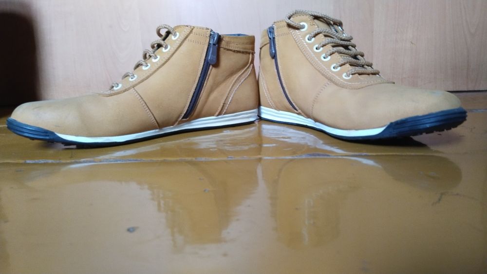 Новые мужские ботинки