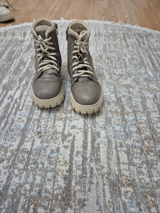 Зимняя куртка и сапоги