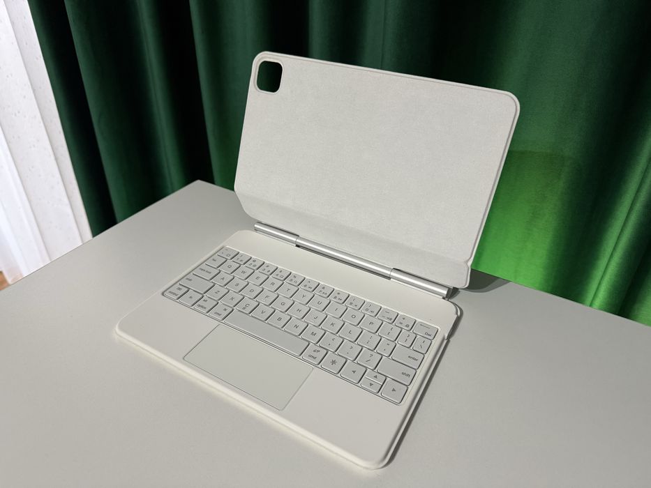 Husa cu tastatura Ipad Pro11' gen.4
