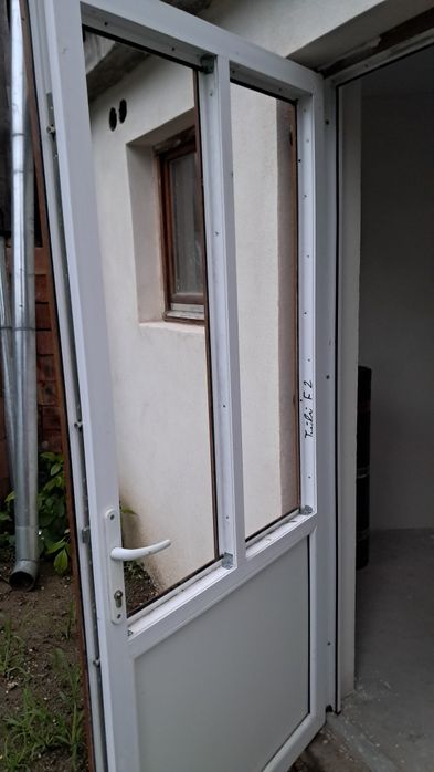Vind ușă termopan