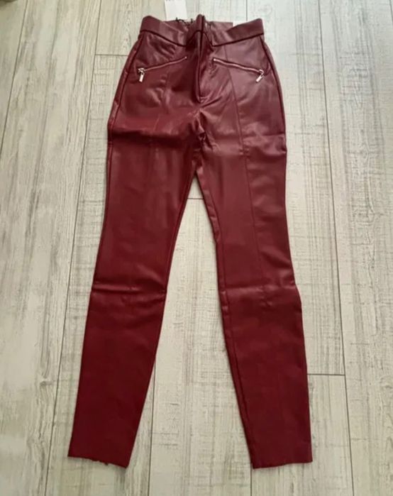 Кожен панталон ZARA, MOHITO в червено и черно