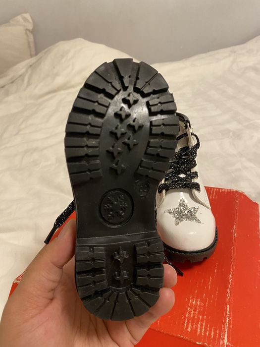 Ботинки на девочку новые