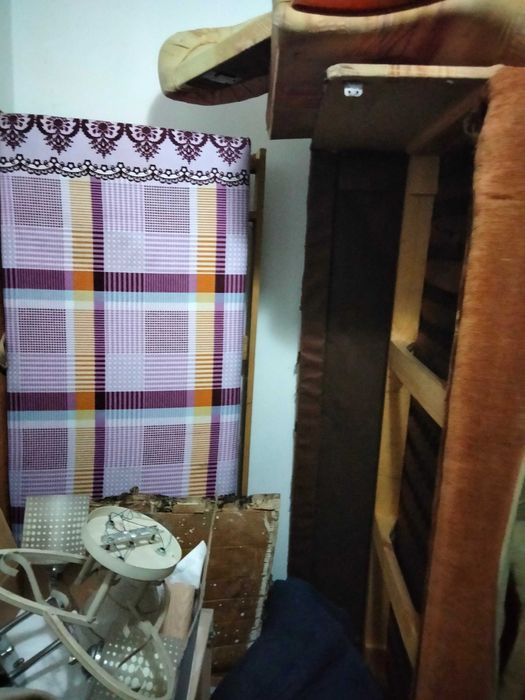 Диван раскладной и 2 кресла, исправны