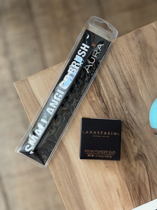 Пудра за вежди Anastasia Beverly Hills + четка