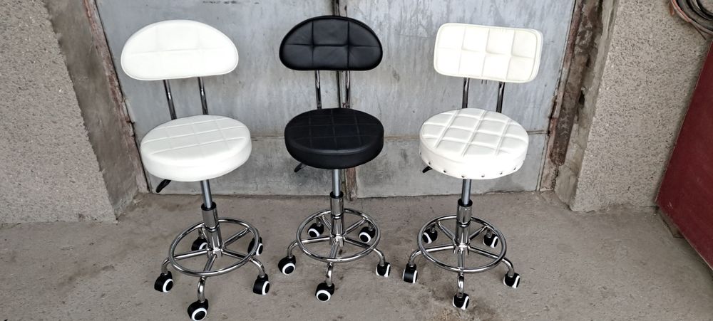 Стулья. На колёсах.Для салонов и т д.