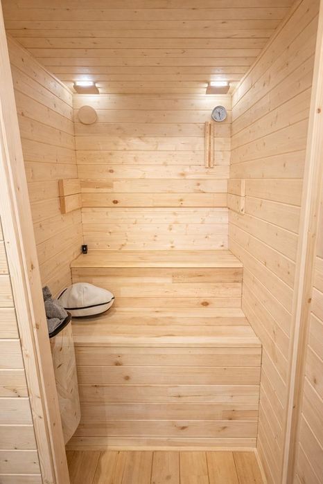 Sauna finlandeza custom interior/exterior, adaptata spatiului si nevoilor tale , materiale profesionale, montaj rapid, garantie 2 ani