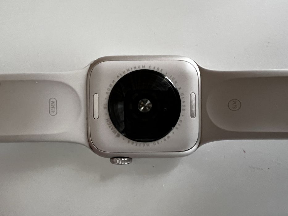 Продам Apple Watch SE 40mm