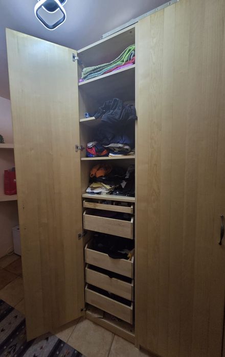 Vand dulap Ikea din lemn
