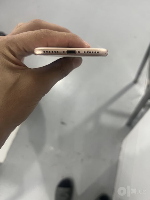 Iphone 8 karobkasi bor