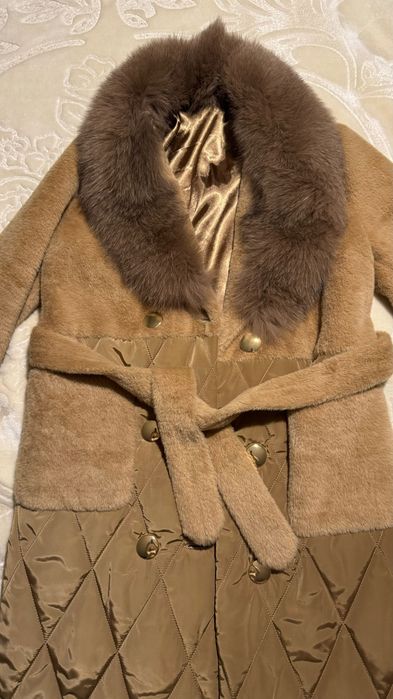 Алкантара Палто с Яка от Лисица