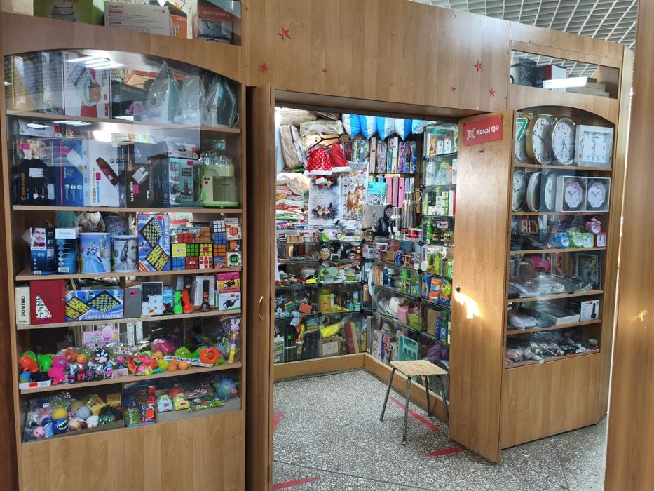 Продаётся бутик в магазине Прогресс.