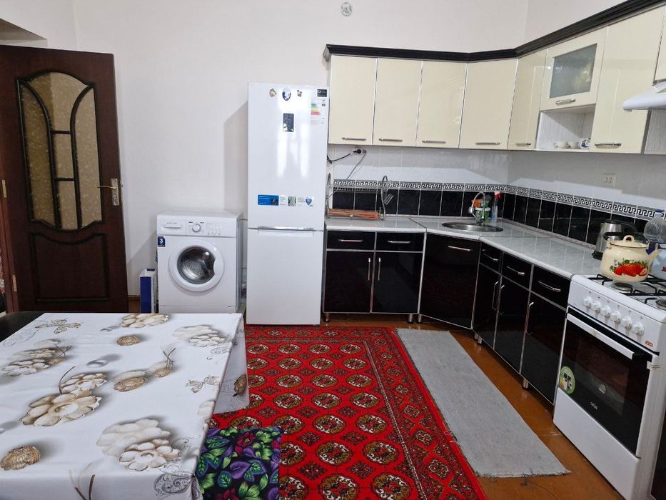 Шовот шахрида яшашга таййор уй сотилади