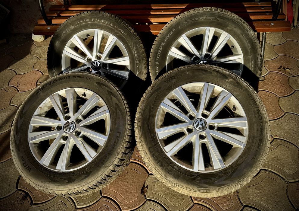 Jante aliaj VW R16 cu anvelope iarna