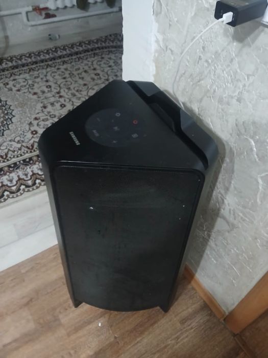 продам колонку караоке с микрофонами