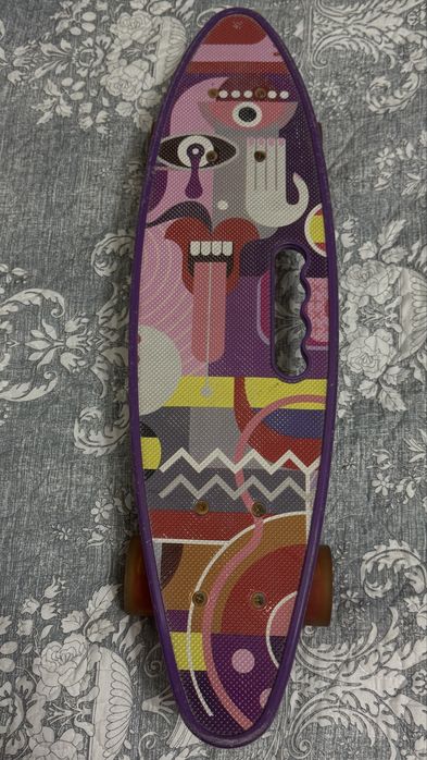 Скейт для девочек.В хорошем состоянии.