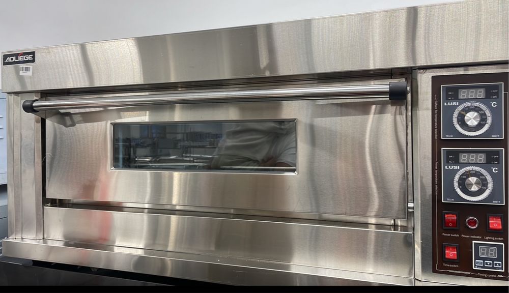 Продам печь производственную , духовка