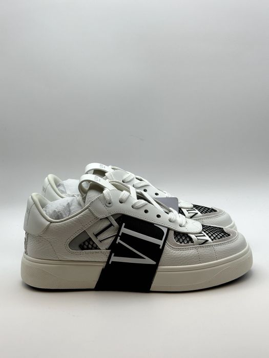 Valentino Low-Top VL7N White/Black Sneakers