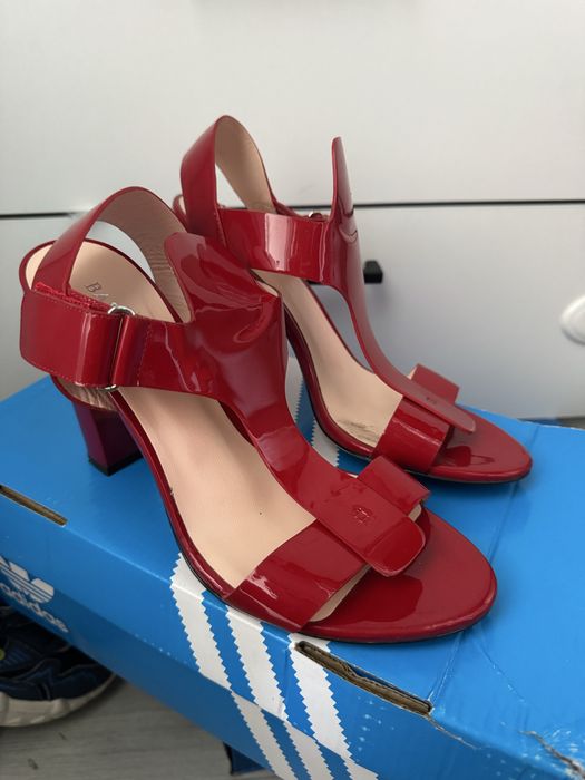 Туфли на каблуке