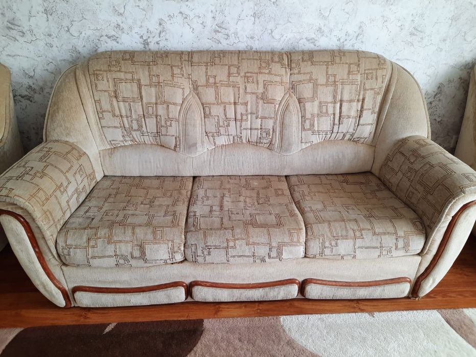 Продам трехместный диван