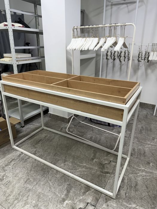 Стол для мелочей