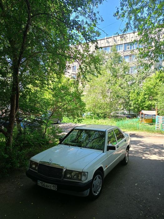 Мерседес-Бенз 190