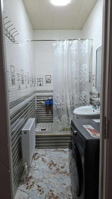 3 xonali uy sotiladi. Termiz Kurant Yangi Nasimiy domi