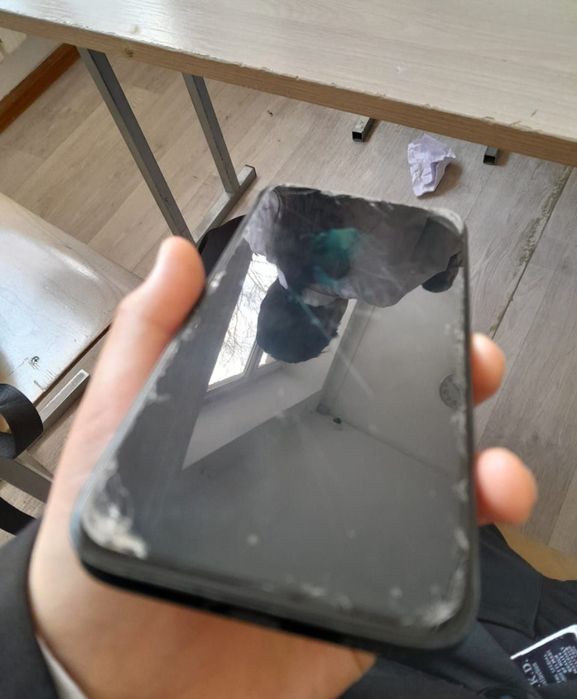 Продам телефон HONOR