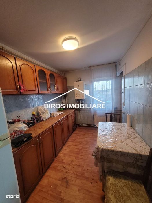 3 camere decomandate, 2/4, CT Rovine