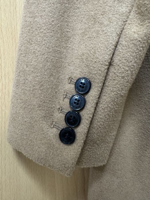 Кафяво мъжко палто