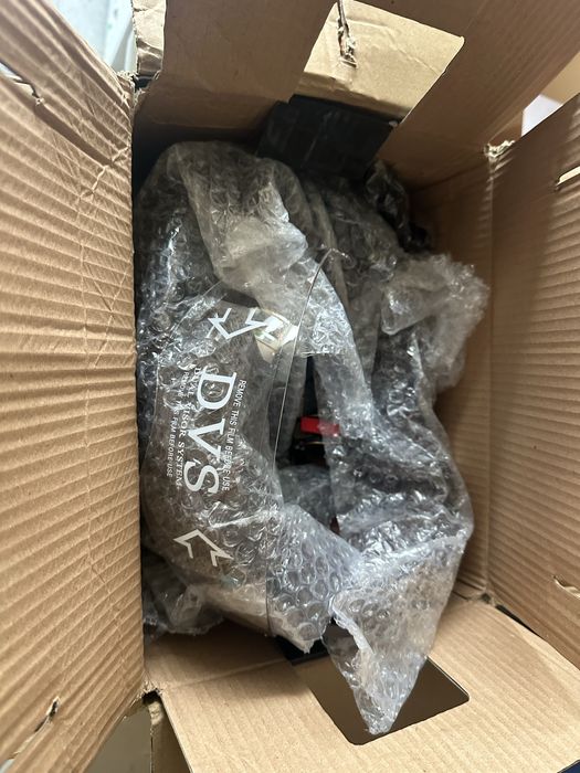 продавам каска чисто нова