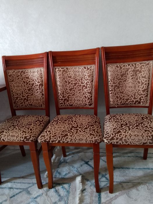 Продам стол и стулья