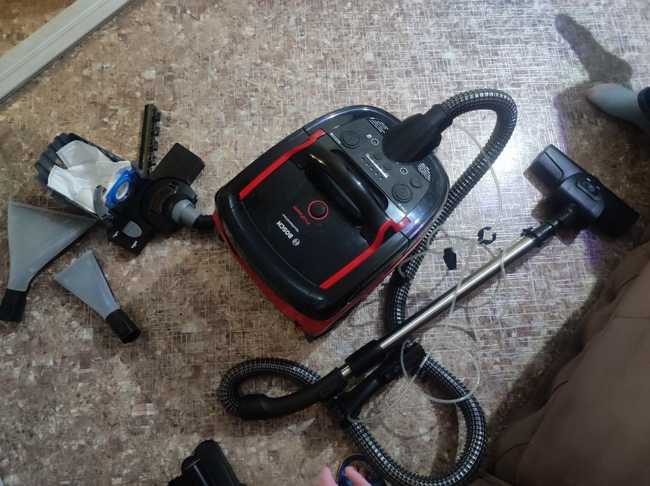 Продам моющий пылесос,фирма "Bosch".