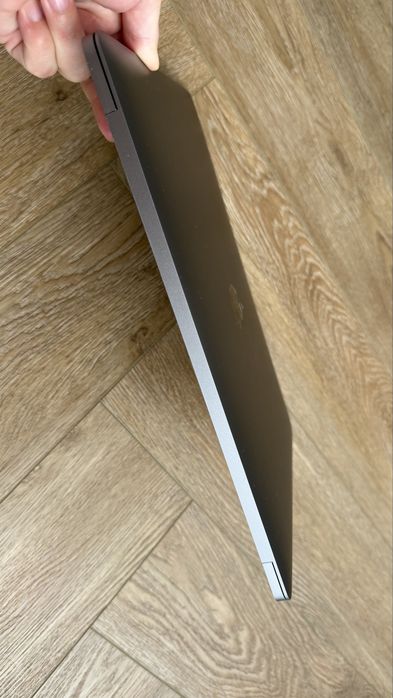 MacBook Pro 13 2019 Touch Bar / ИДЕАЛ / 317 циклов