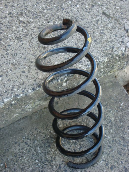 дачия задна пружина оригинална за логан седан 2014г