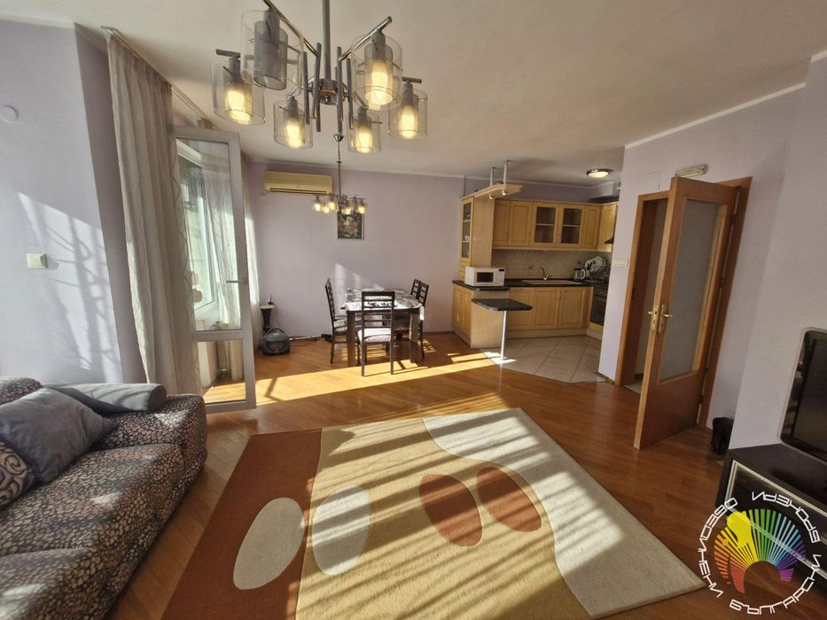 Дава се под наем Тристаен апартамент в Бургас, Център - 110 кв.м за 612 € - Снимка #2