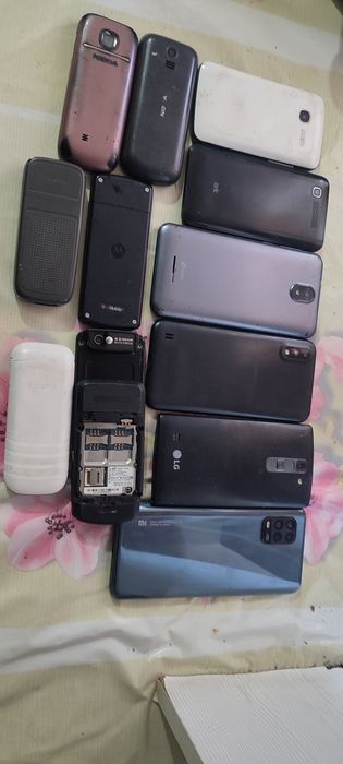 Телефоны продам.