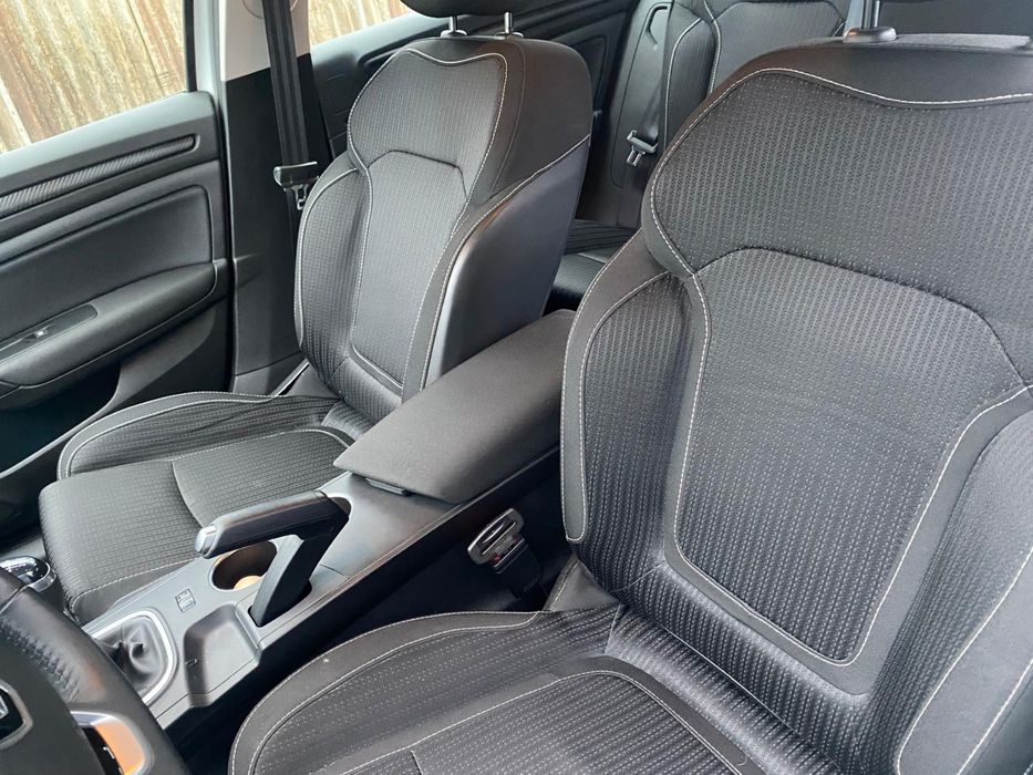 Renault Megane 2019 . 1.5 dci  120000 km reali!!!
